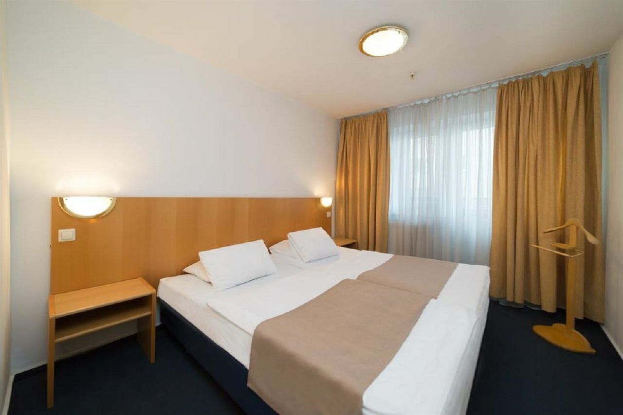 Hotel Express Congress 3*